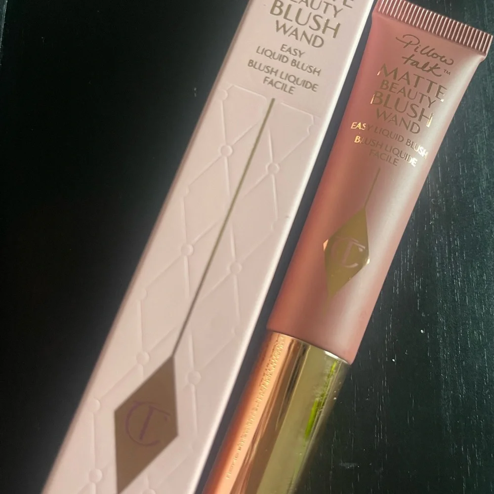 🔥BRAND NEW Charlotte Tilbury Matte Beauty Blush Wand in pillow talk
